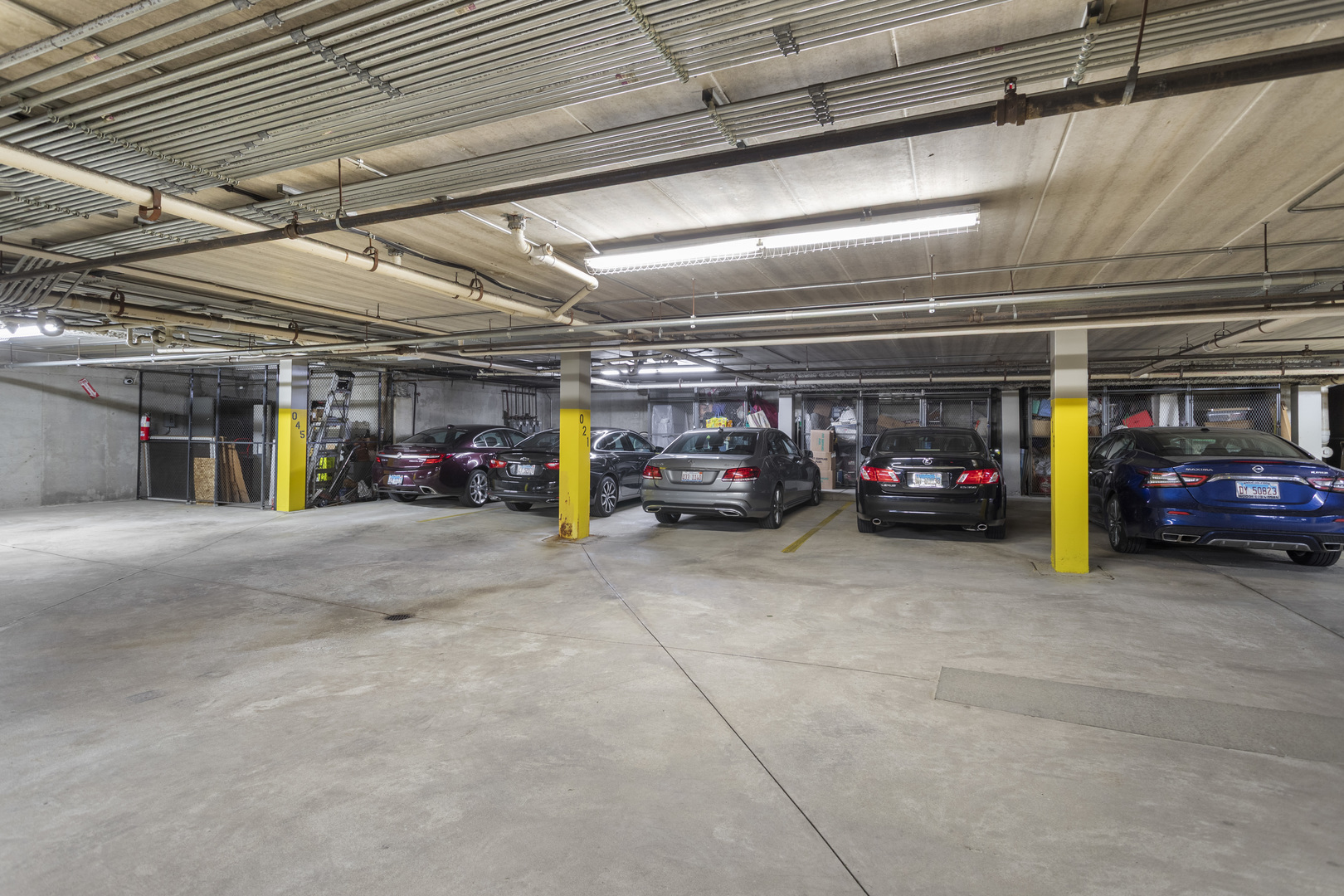 440 E MONTROSE Avenue Unit: 209