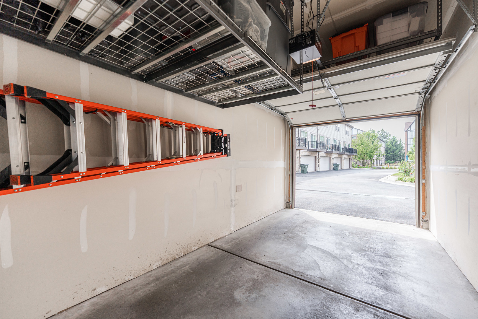 264 E Kenilworth Avenue Unit: 2