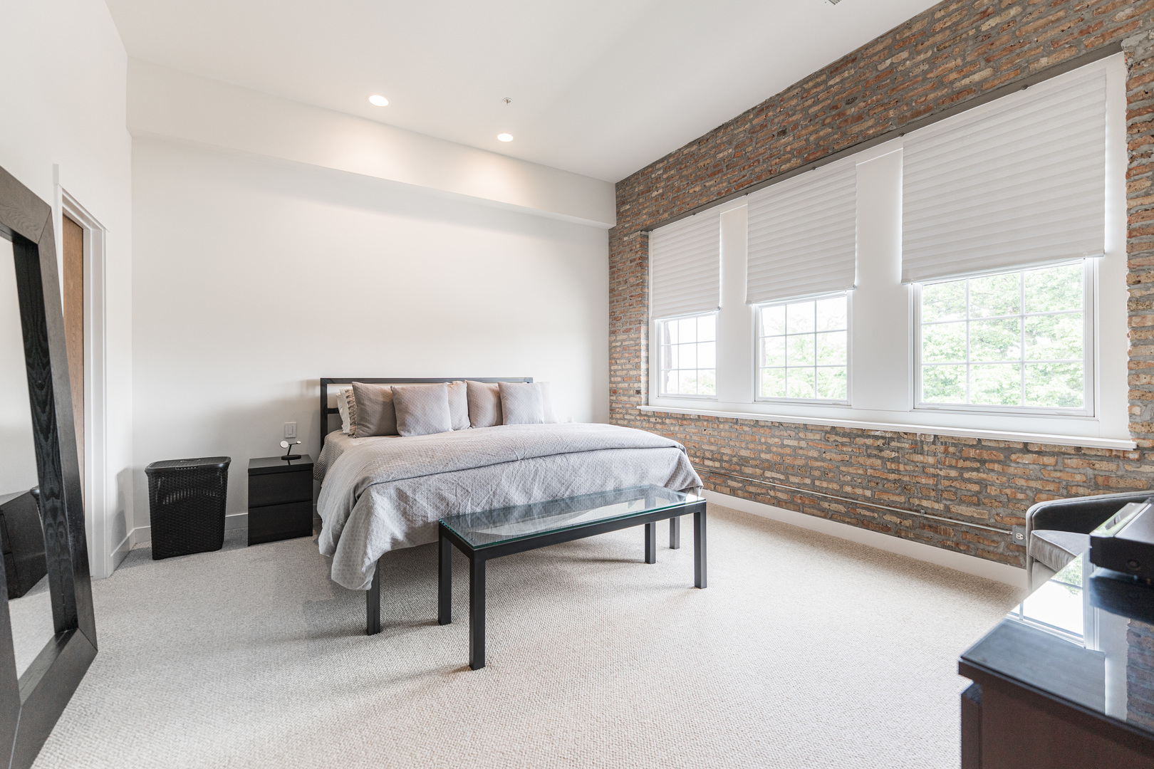 264 E Kenilworth Avenue Unit: 2