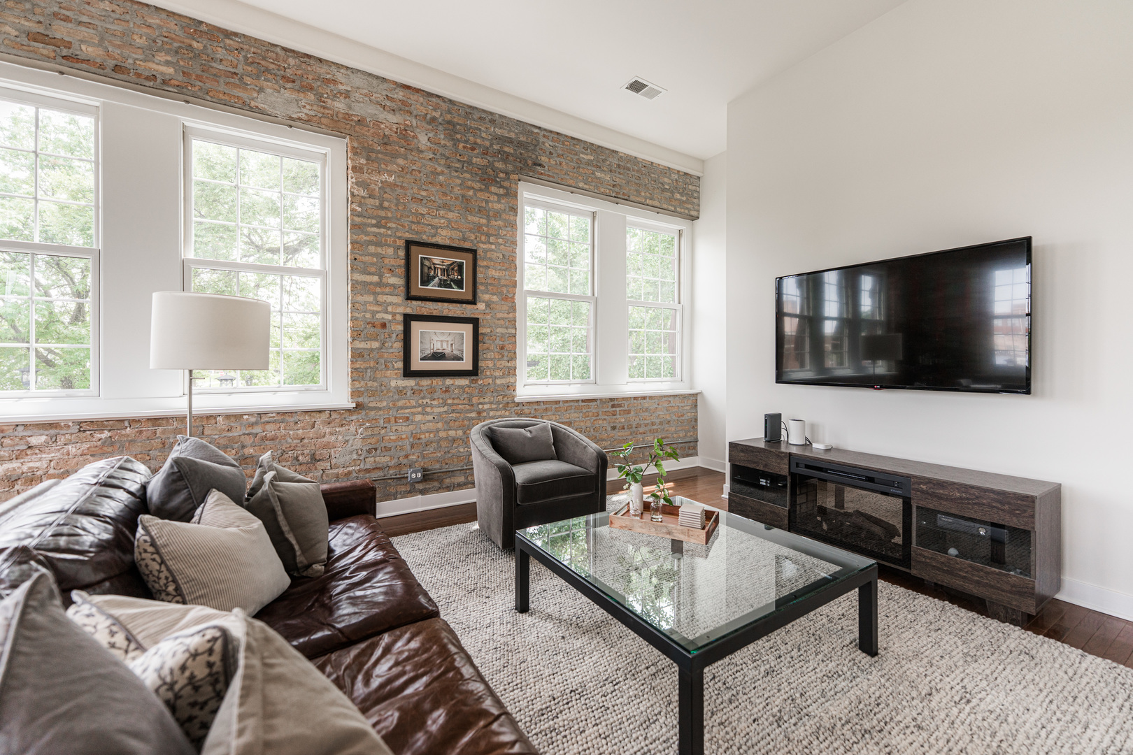 264 E Kenilworth Avenue Unit: 2