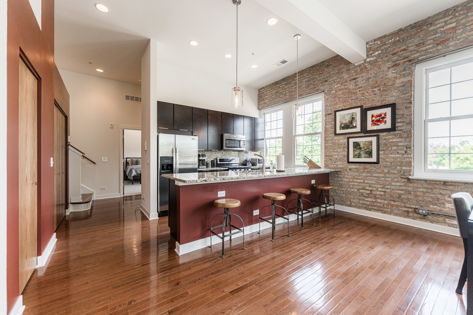 264 E Kenilworth Avenue Unit: 2