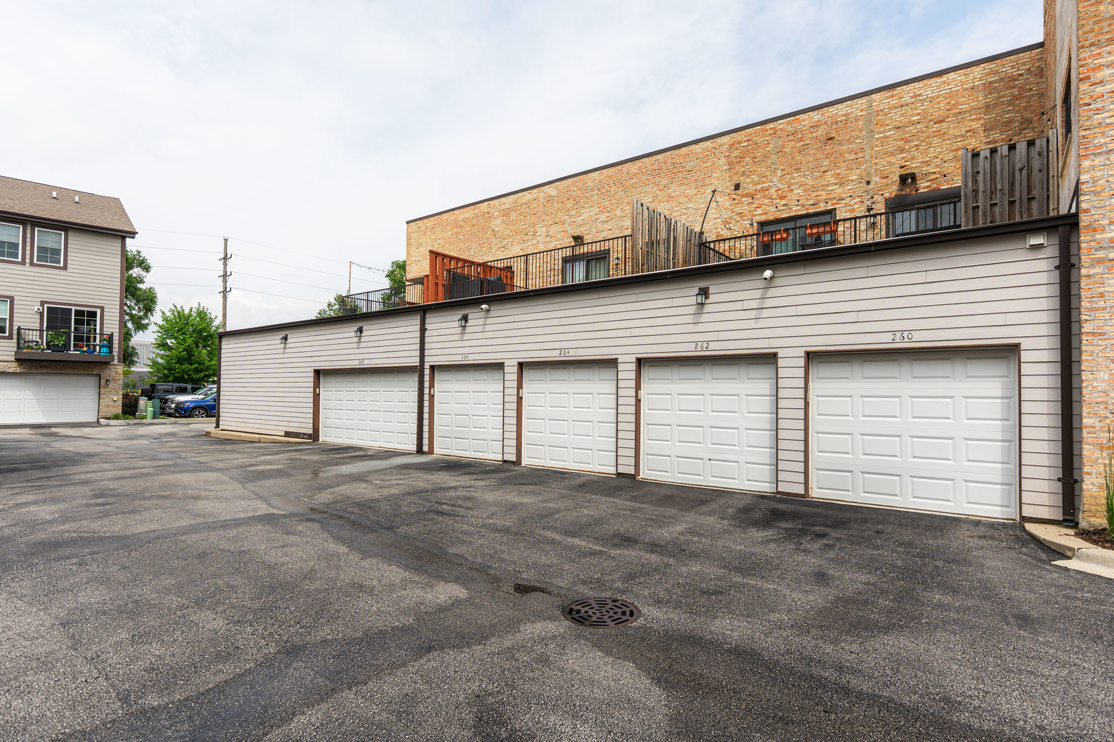 264 E Kenilworth Avenue Unit: 2