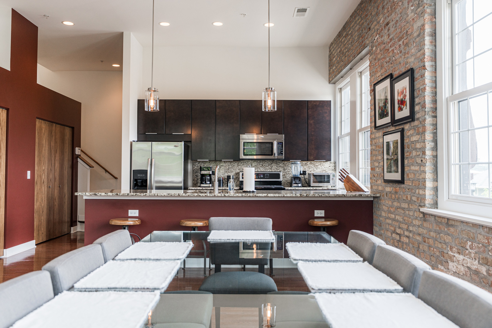 264 E Kenilworth Avenue Unit: 2