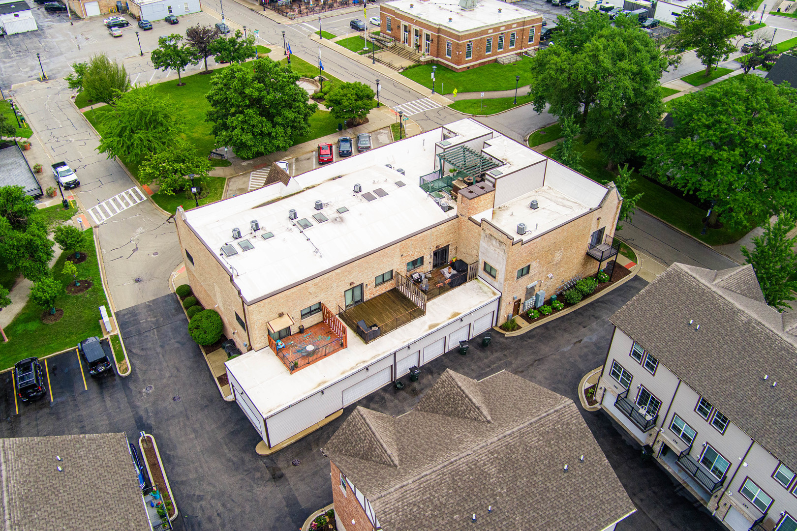 264 E Kenilworth Avenue Unit: 2