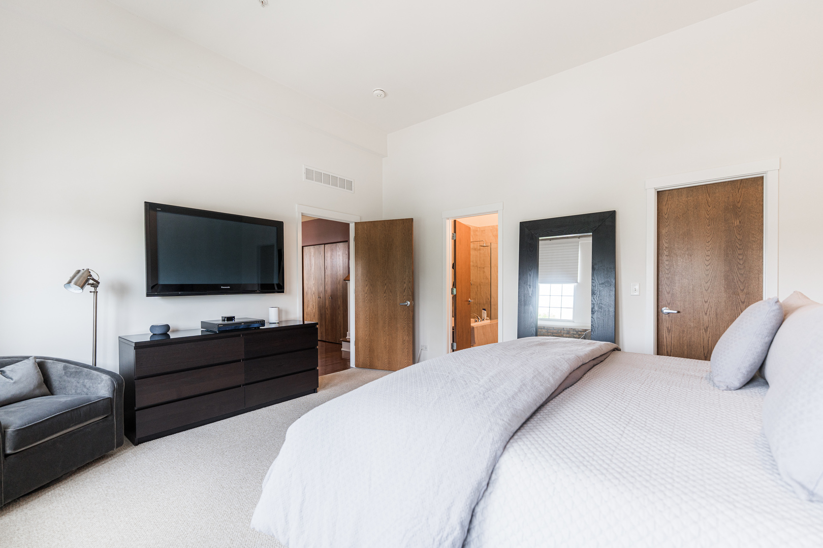 264 E Kenilworth Avenue Unit: 2