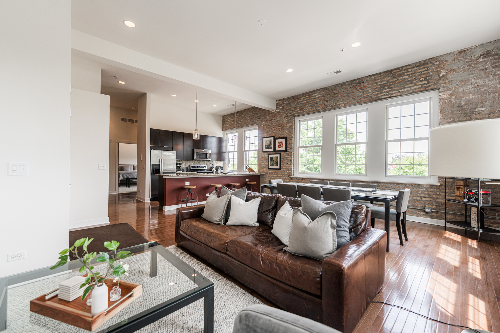 264 E Kenilworth Avenue Unit: 2