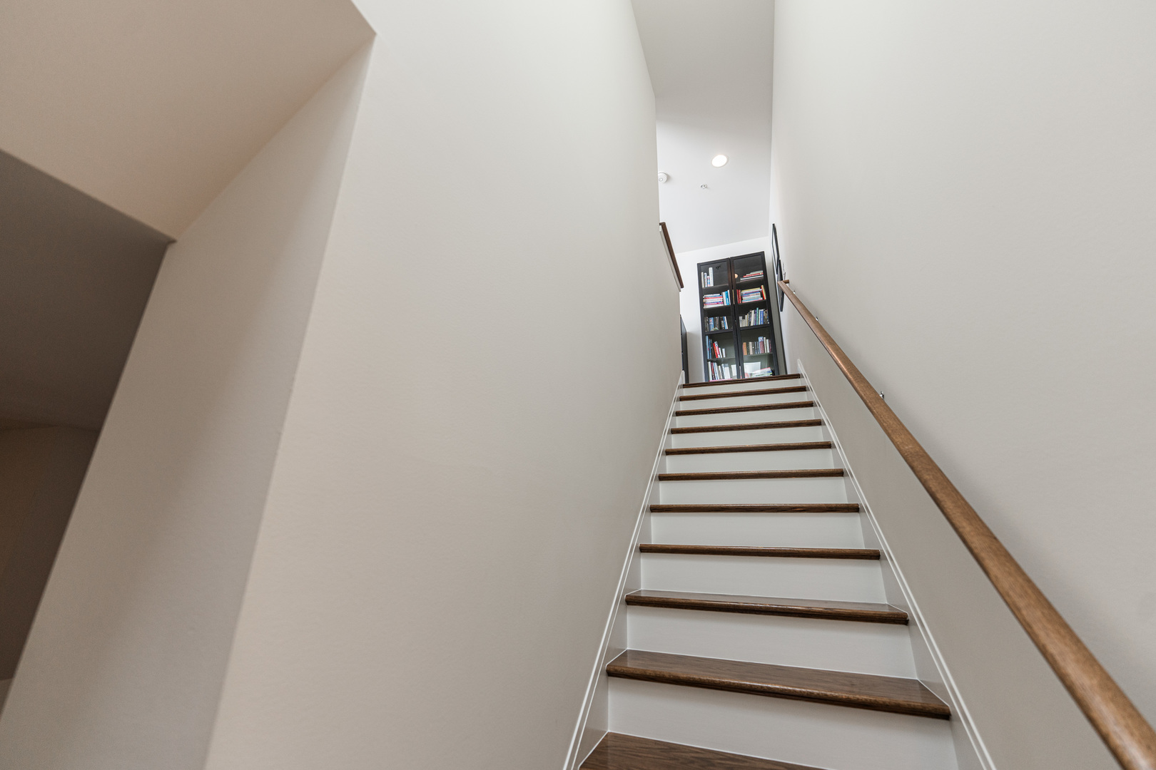 264 E Kenilworth Avenue Unit: 2