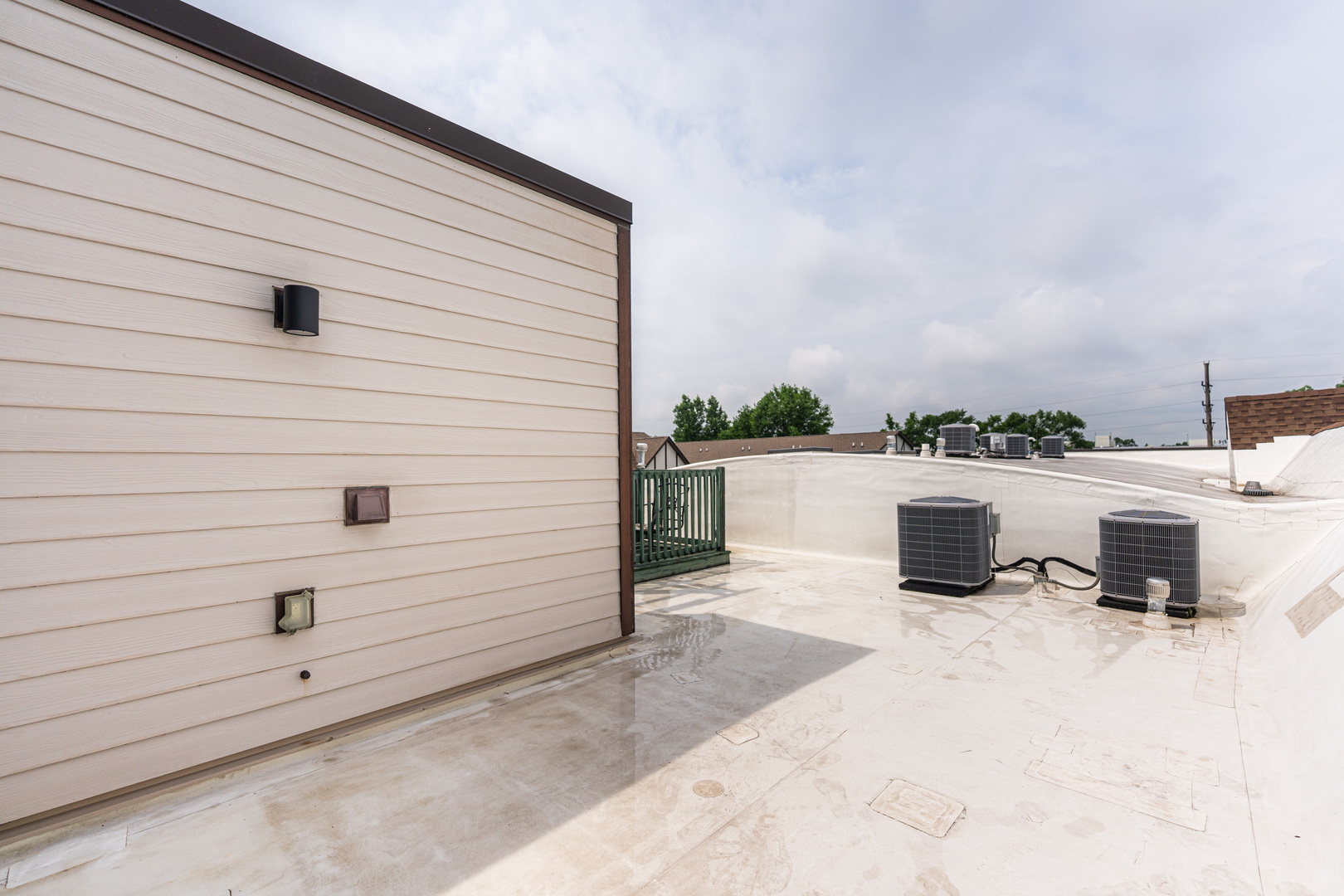 264 E Kenilworth Avenue Unit: 2