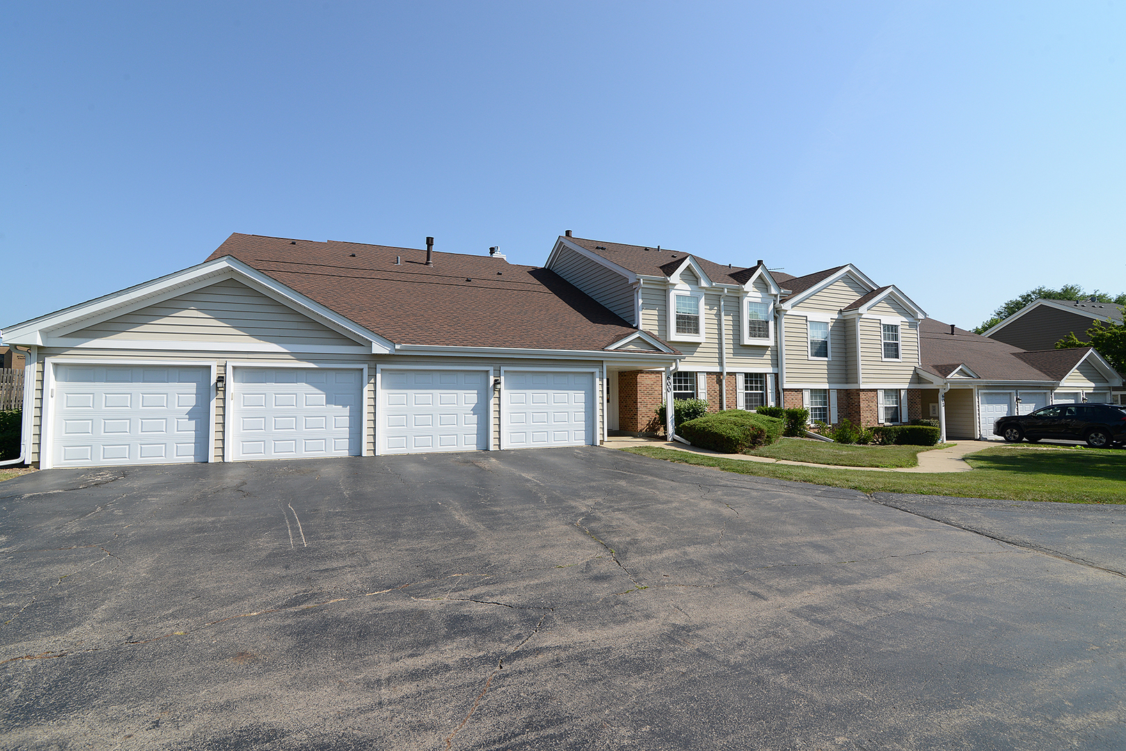 600 Eastview Court Unit: X1