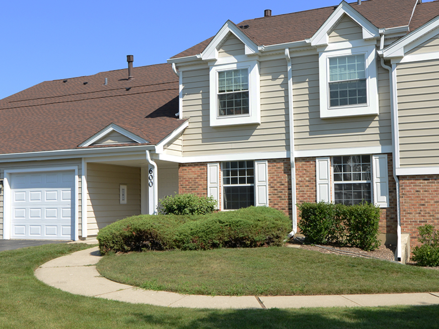 600 Eastview Court Unit: X1