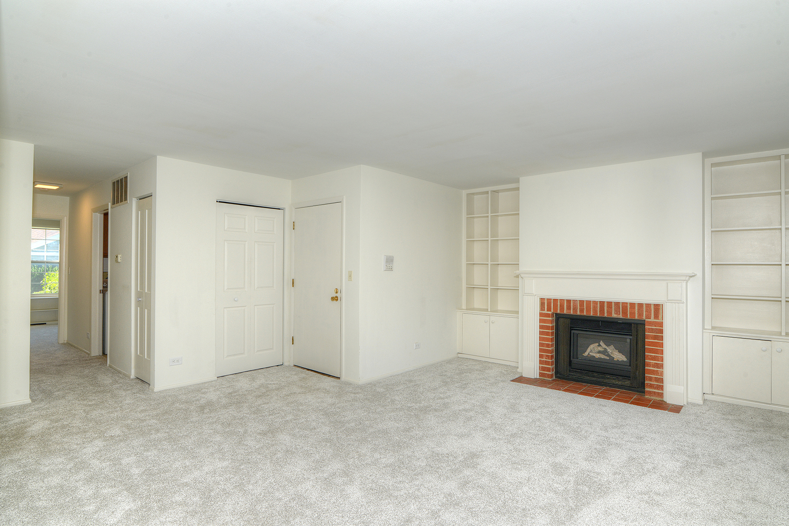 600 Eastview Court Unit: X1