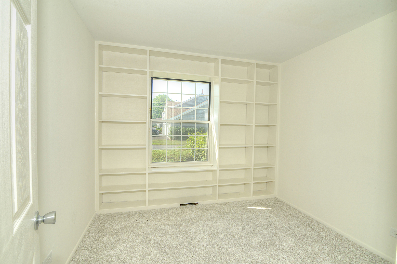 600 Eastview Court Unit: X1