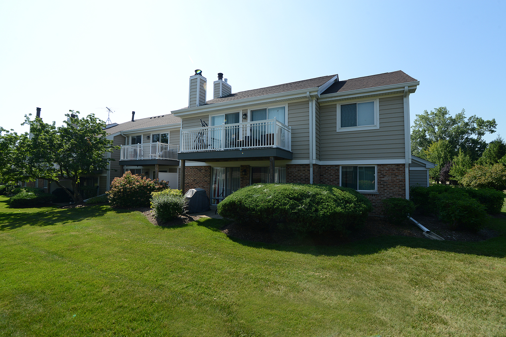 600 Eastview Court Unit: X1