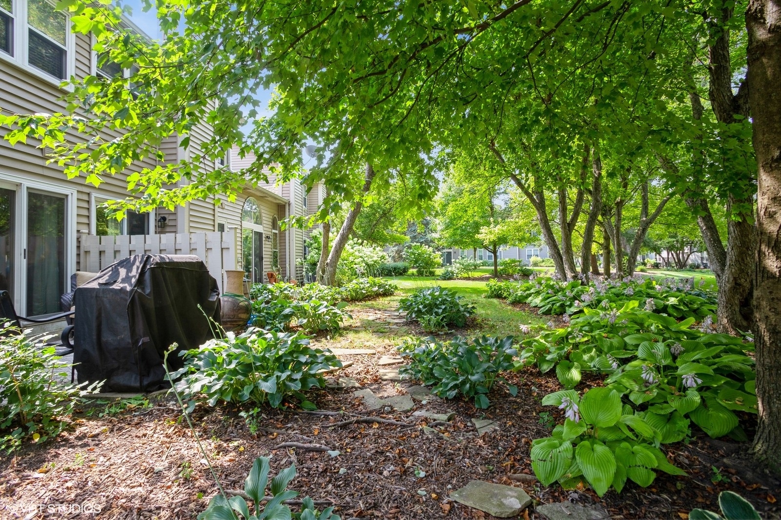 1077 Lakewood Circle