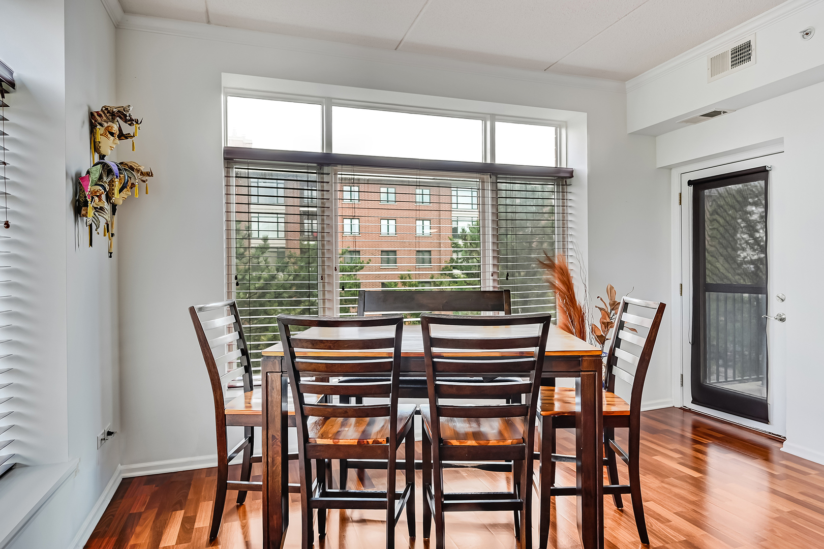 855 E 22nd Street Unit: 305