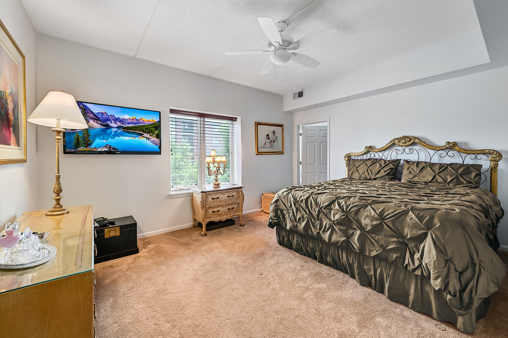 855 E 22nd Street Unit: 305