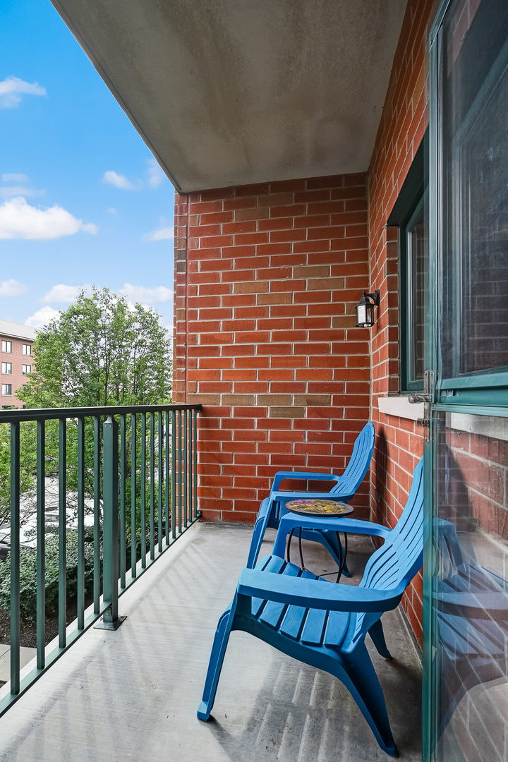 855 E 22nd Street Unit: 305