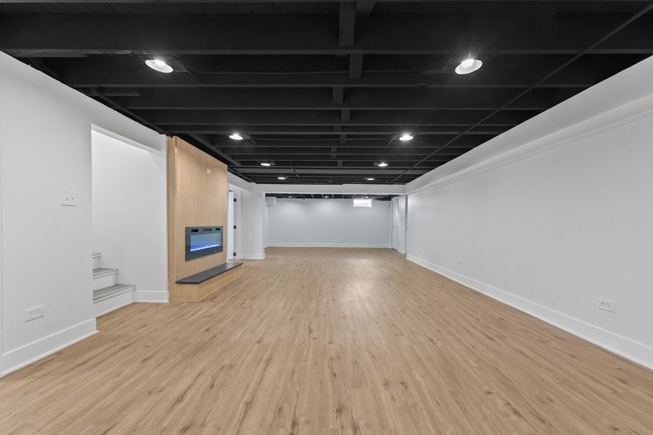 330 N Oaklawn Avenue