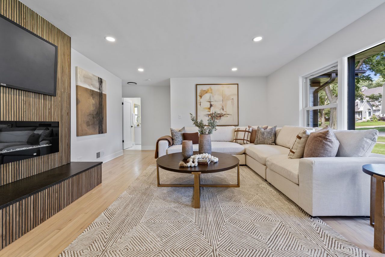 330 N Oaklawn Avenue