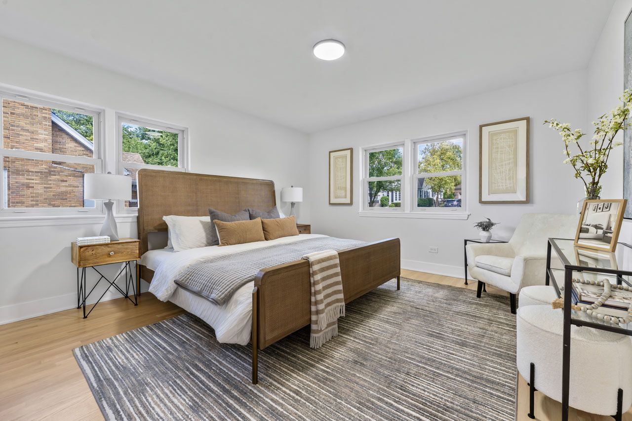 330 N Oaklawn Avenue