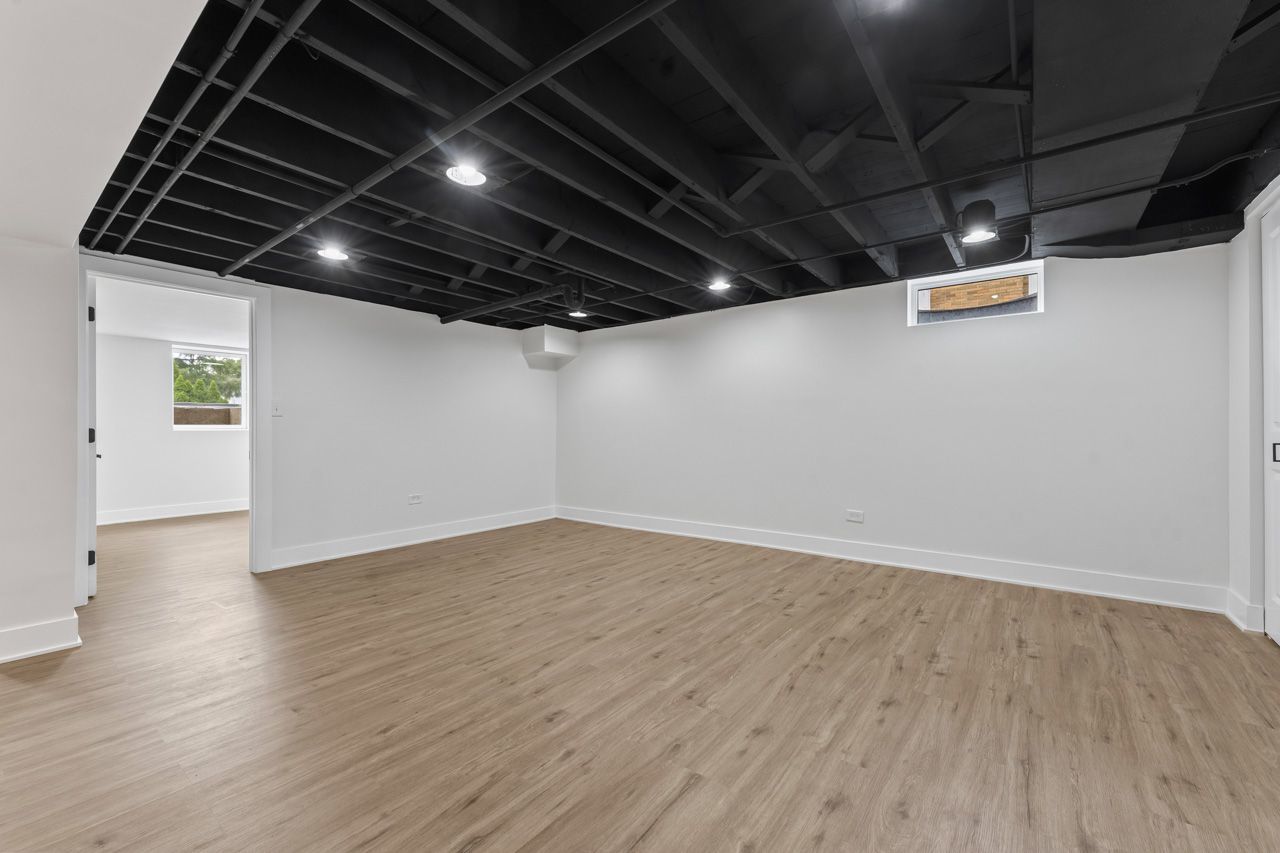 330 N Oaklawn Avenue