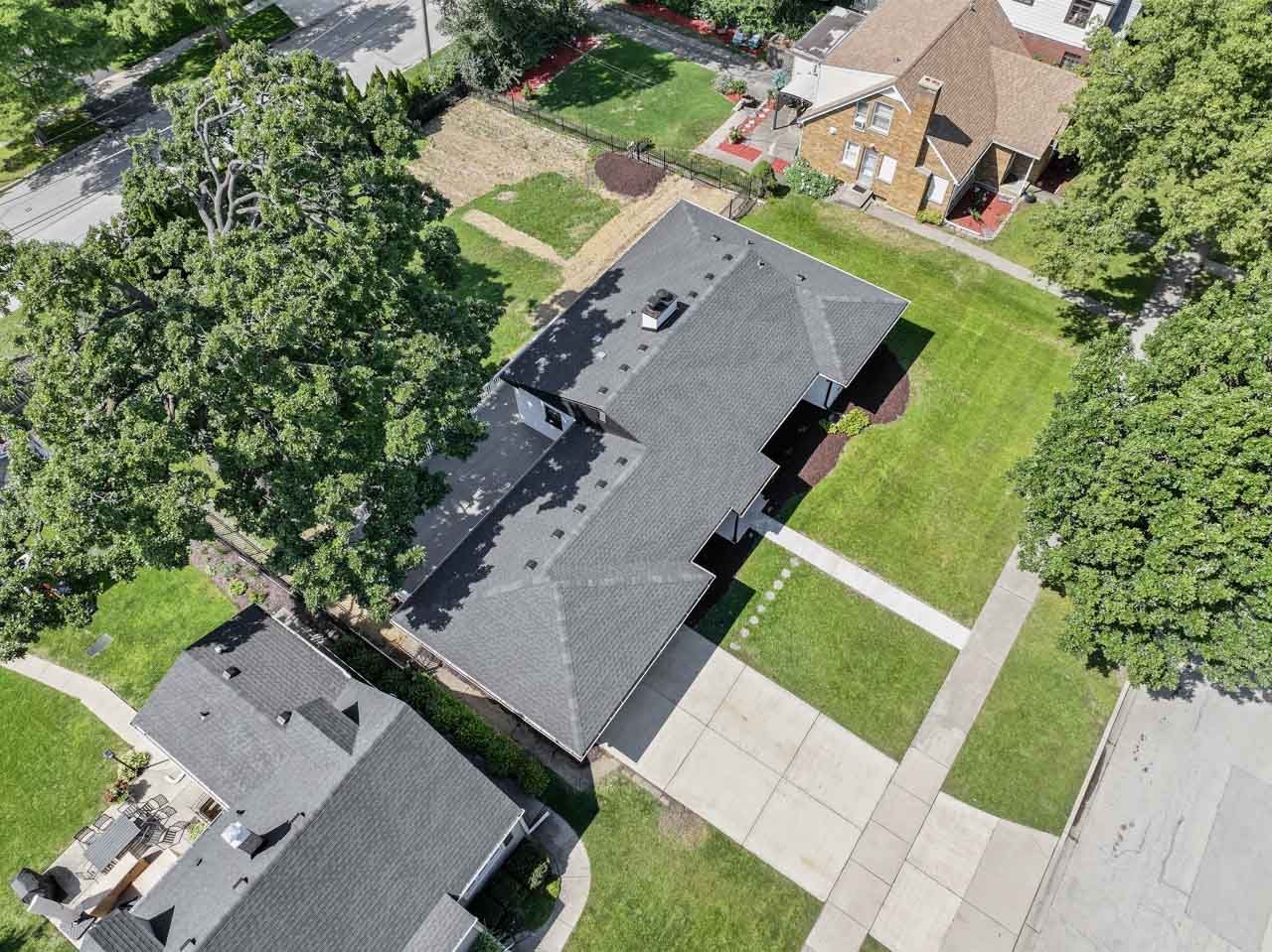 330 N Oaklawn Avenue