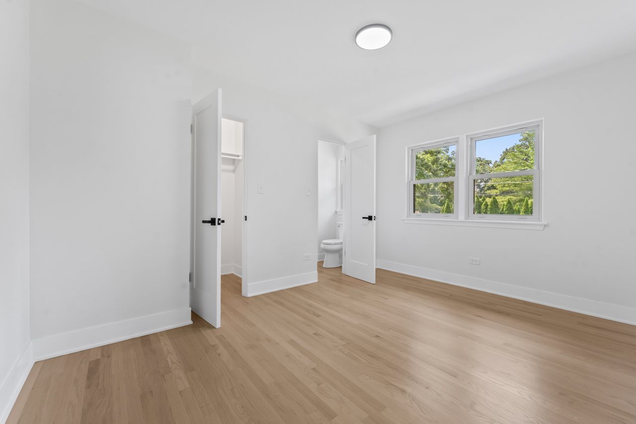 330 N Oaklawn Avenue