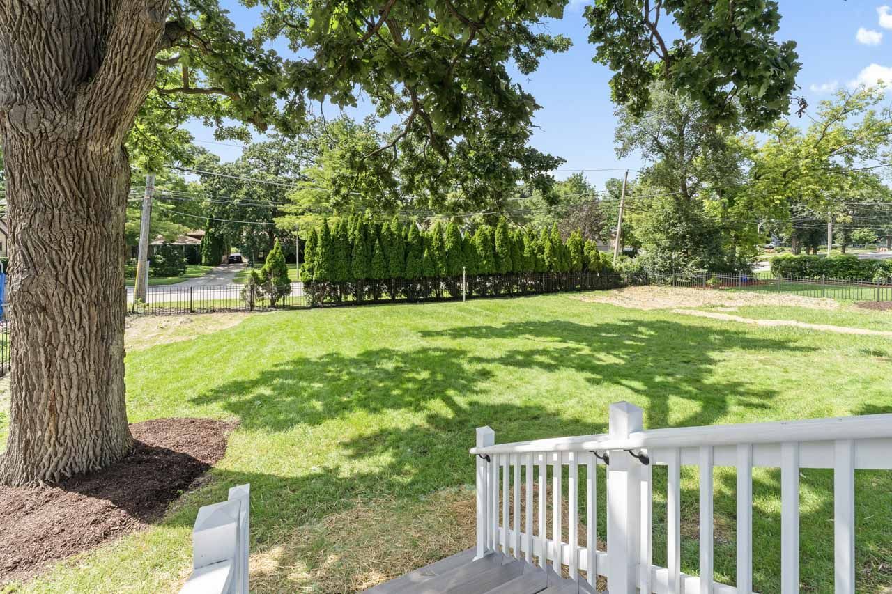 330 N Oaklawn Avenue