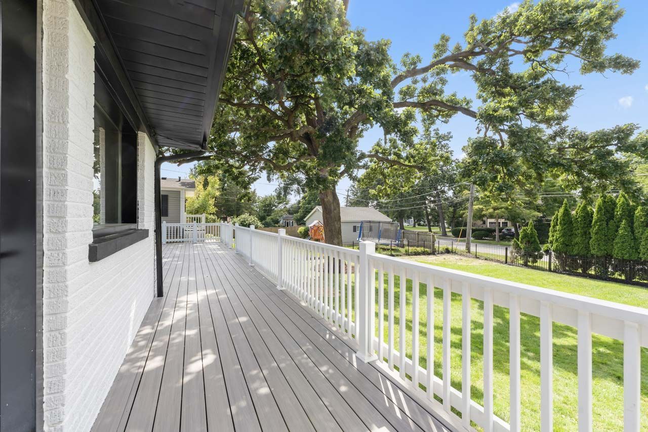 330 N Oaklawn Avenue