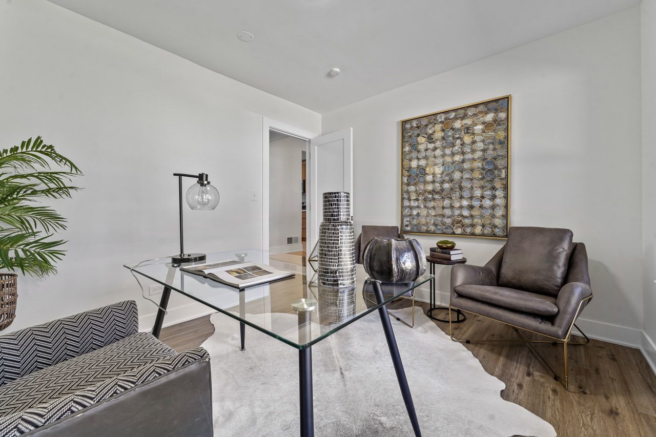 330 N Oaklawn Avenue