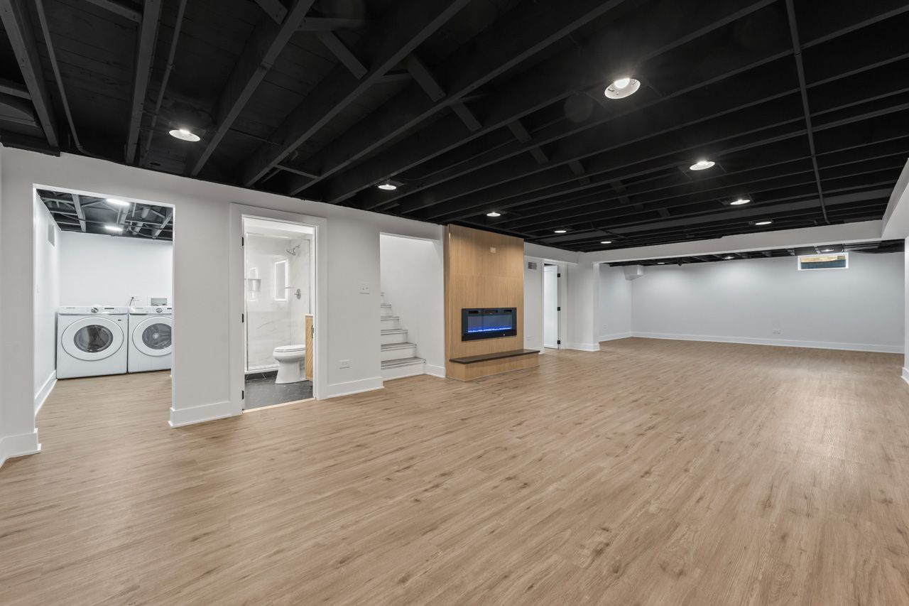 330 N Oaklawn Avenue