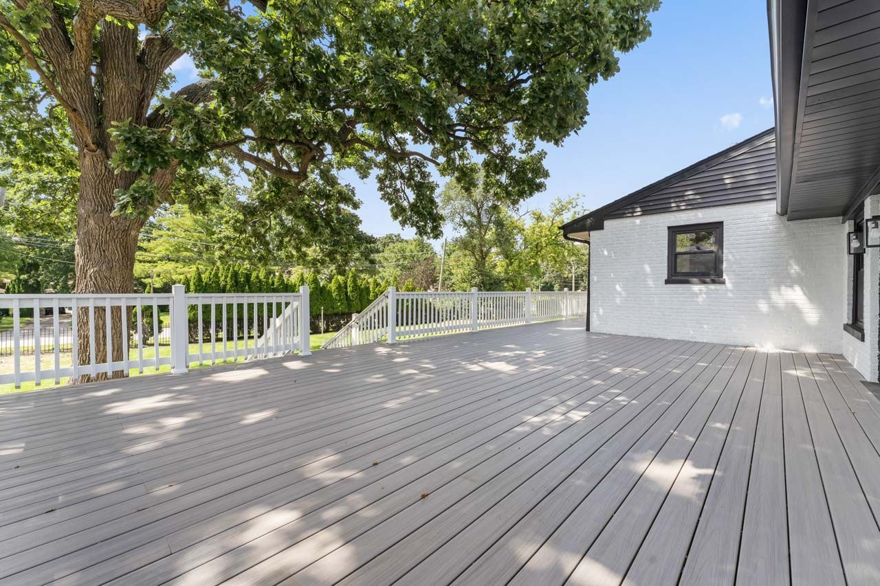 330 N Oaklawn Avenue