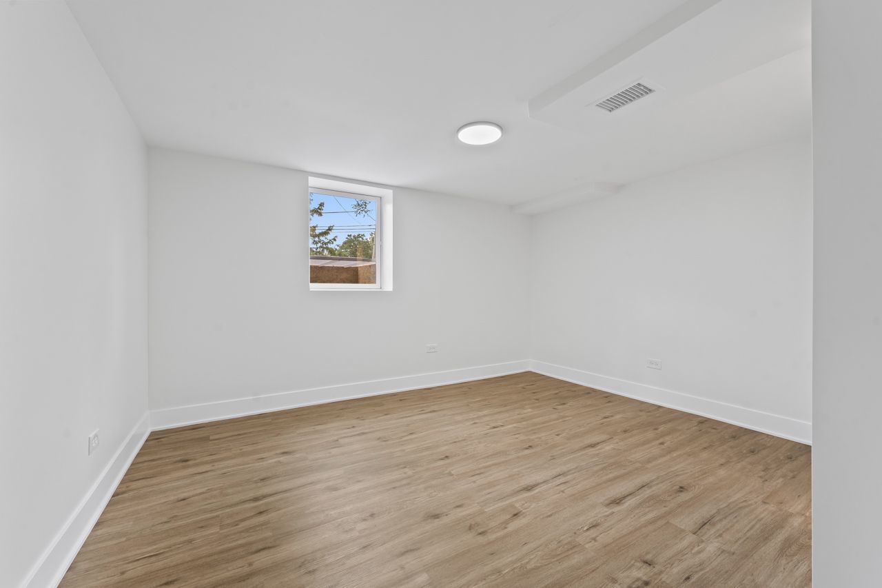 330 N Oaklawn Avenue