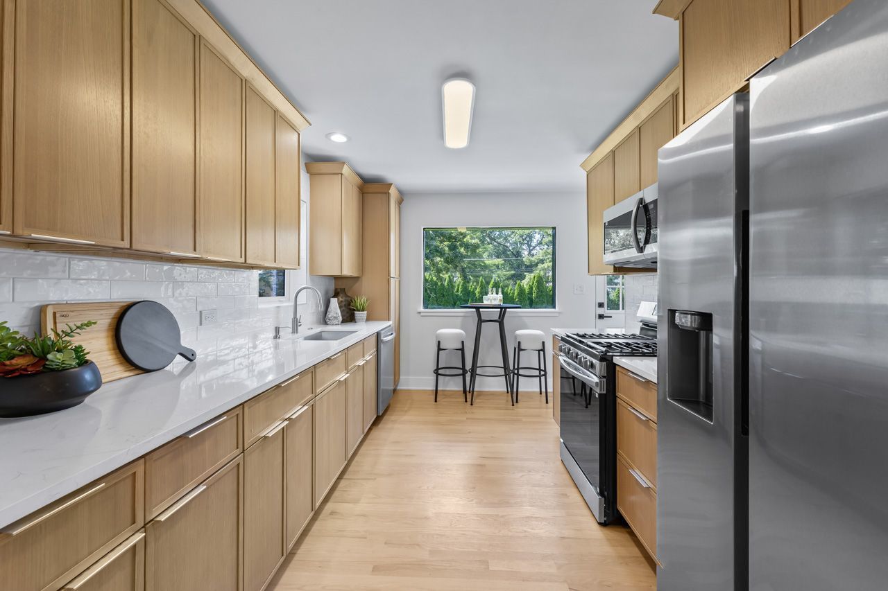 330 N Oaklawn Avenue