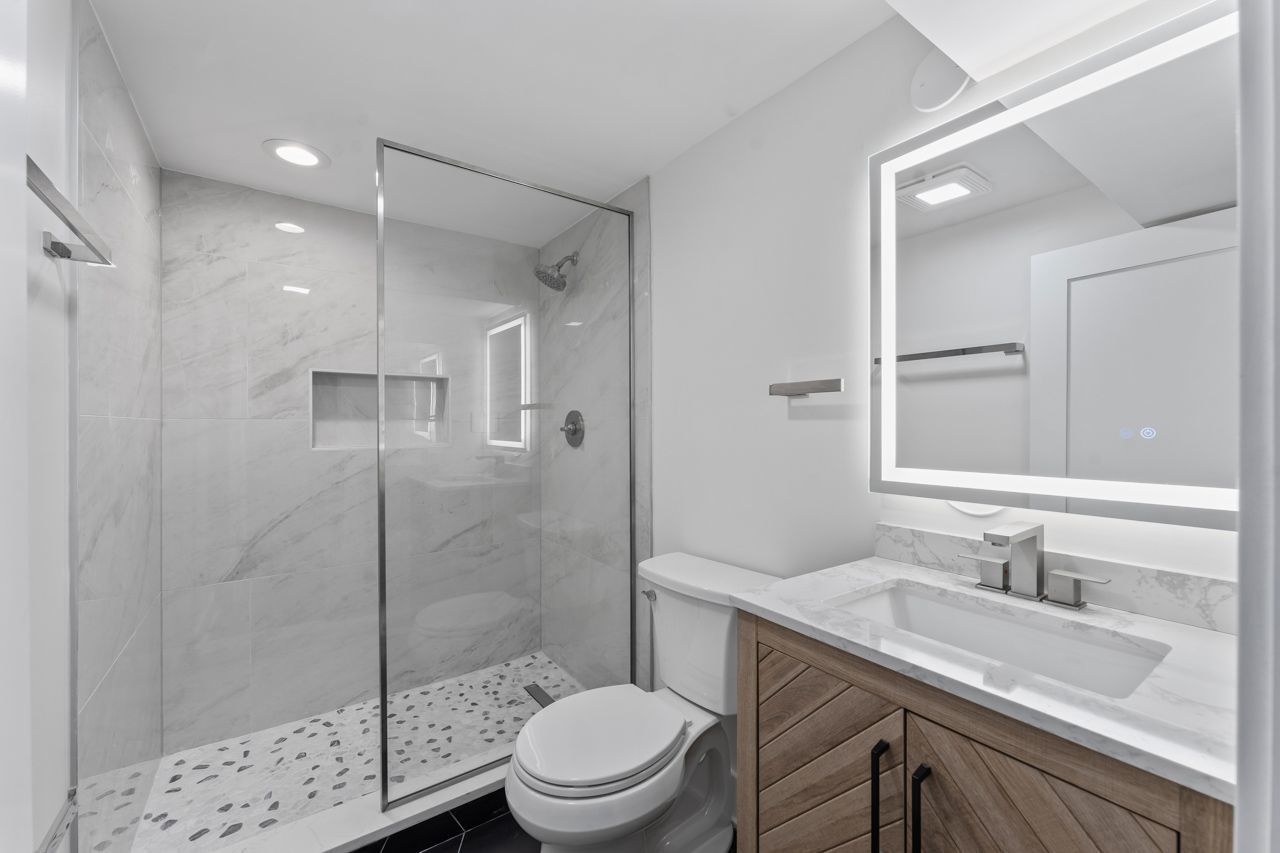 330 N Oaklawn Avenue