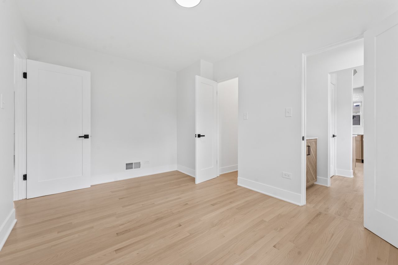 330 N Oaklawn Avenue