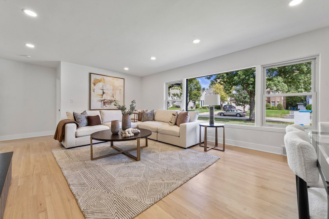 330 N Oaklawn Avenue