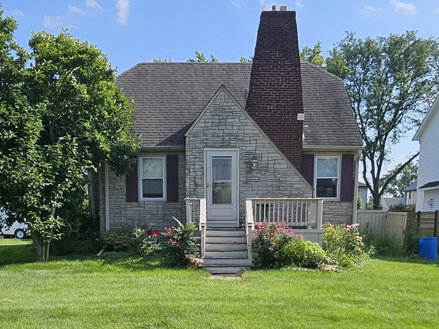 15W201 E Harvard Street