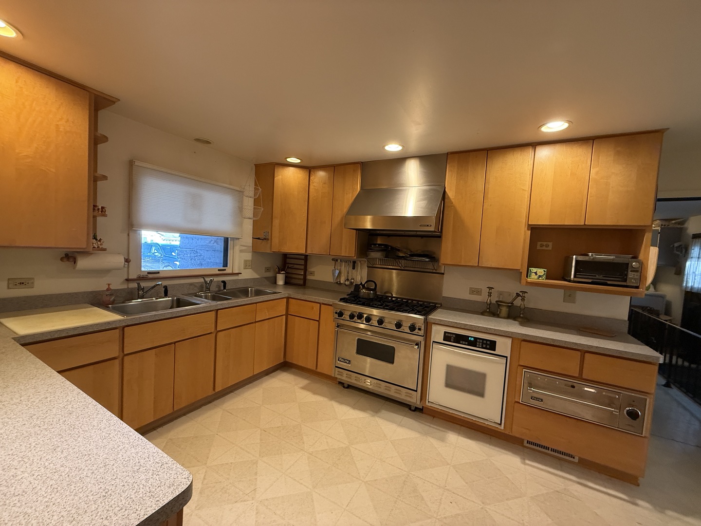 537 N Lombard Avenue