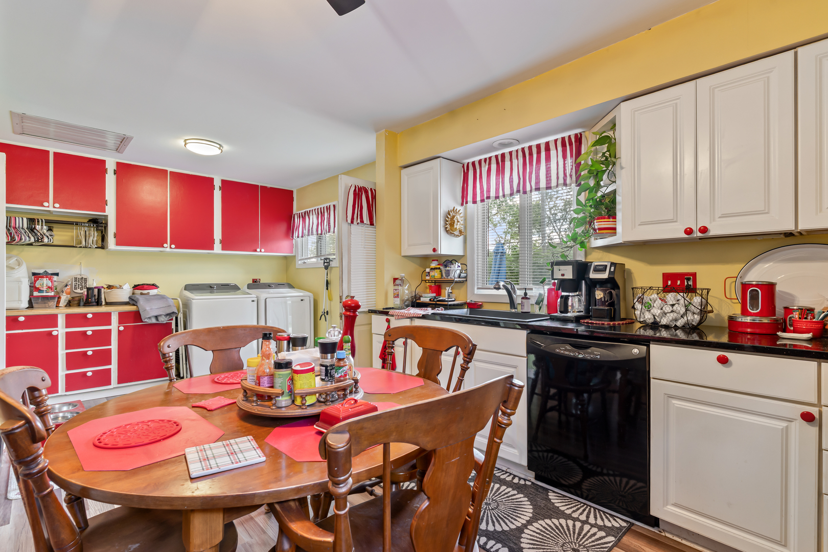 434 N Lincoln Avenue