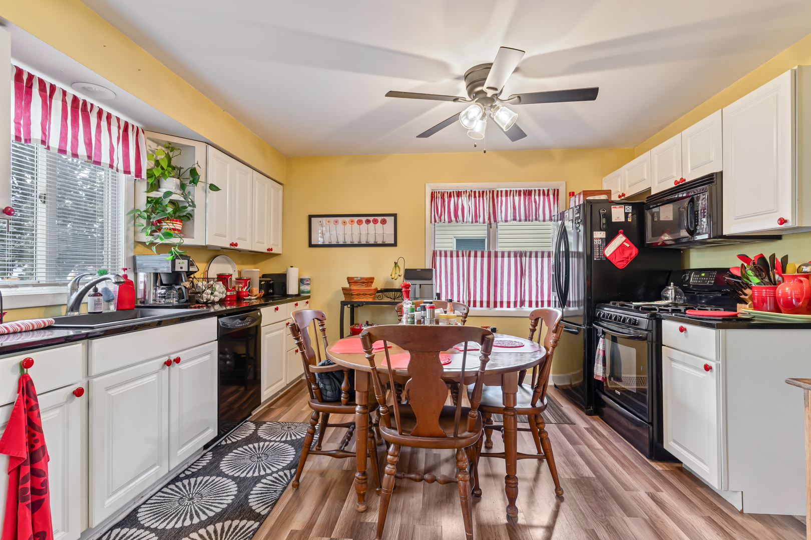 434 N Lincoln Avenue