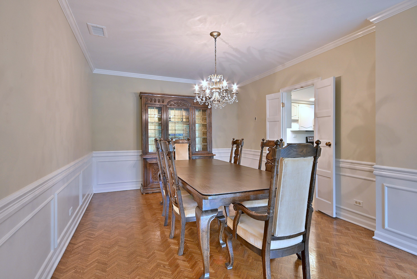 6 Oak Brook Club Drive Unit: J102