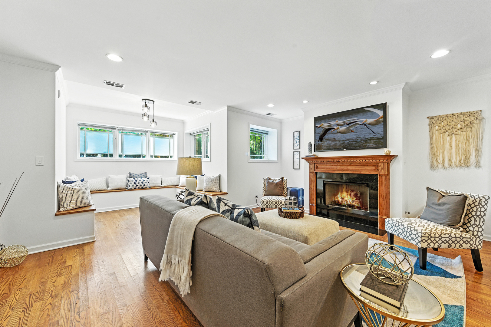 5821 N WINTHROP Avenue Unit: GN