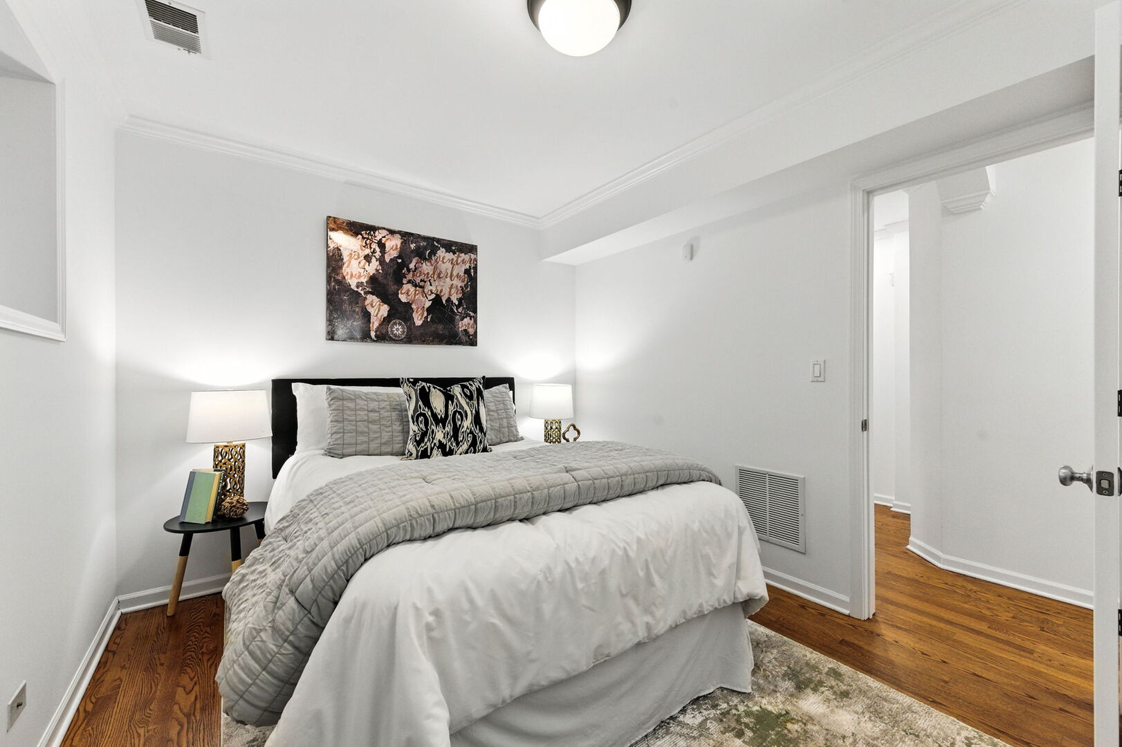 5821 N WINTHROP Avenue Unit: GN