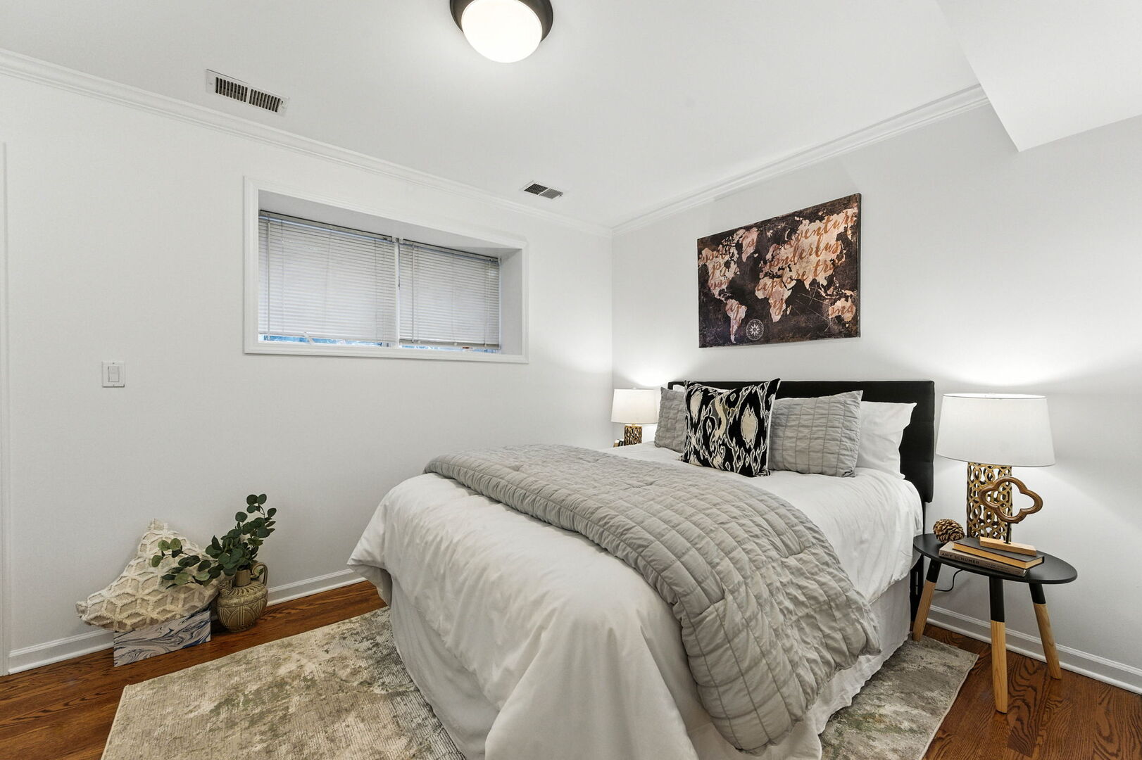 5821 N WINTHROP Avenue Unit: GN