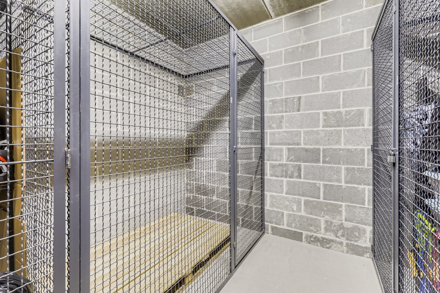 100 W Roosevelt Avenue Unit: 201