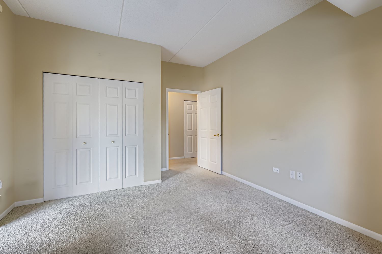 100 W Roosevelt Avenue Unit: 201