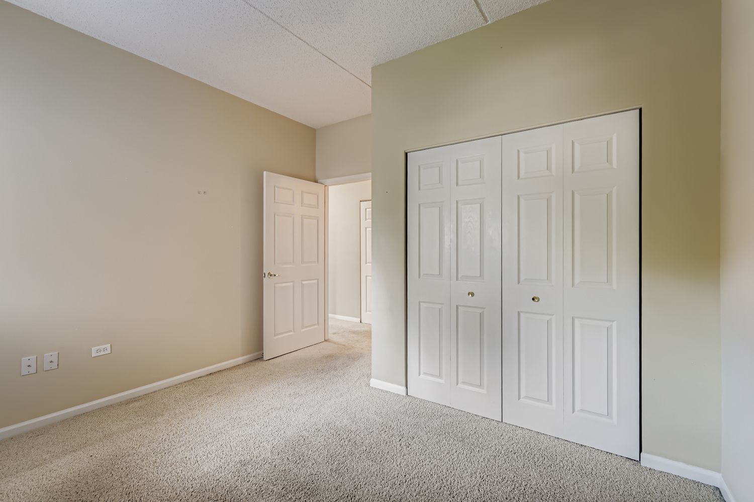 100 W Roosevelt Avenue Unit: 201