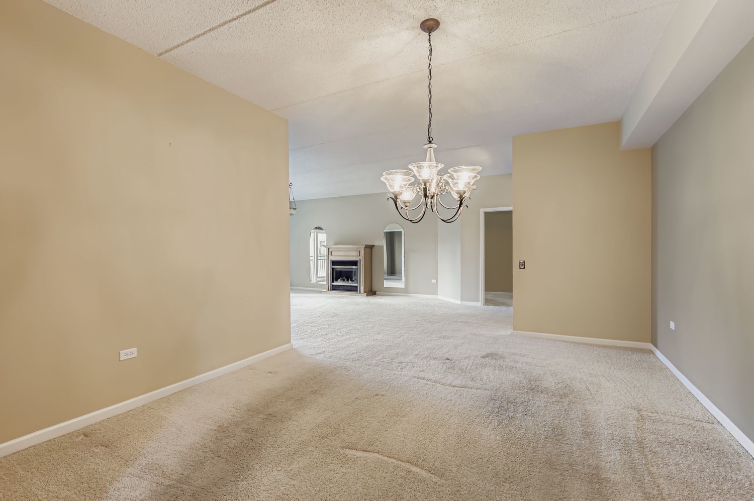 100 W Roosevelt Avenue Unit: 201