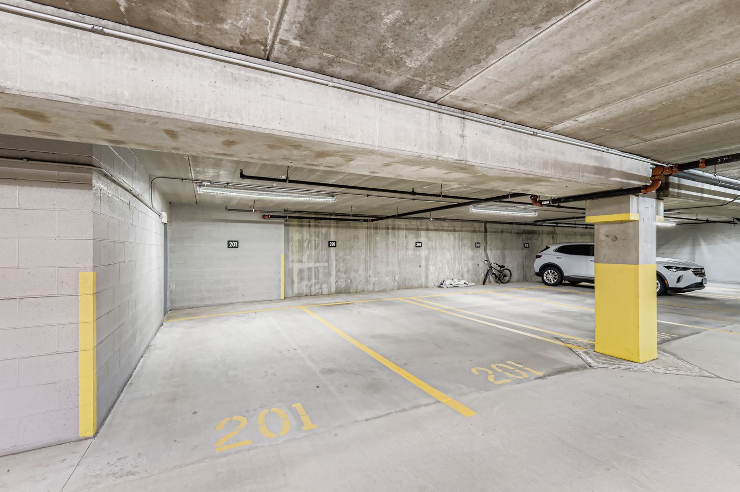 100 W Roosevelt Avenue Unit: 201